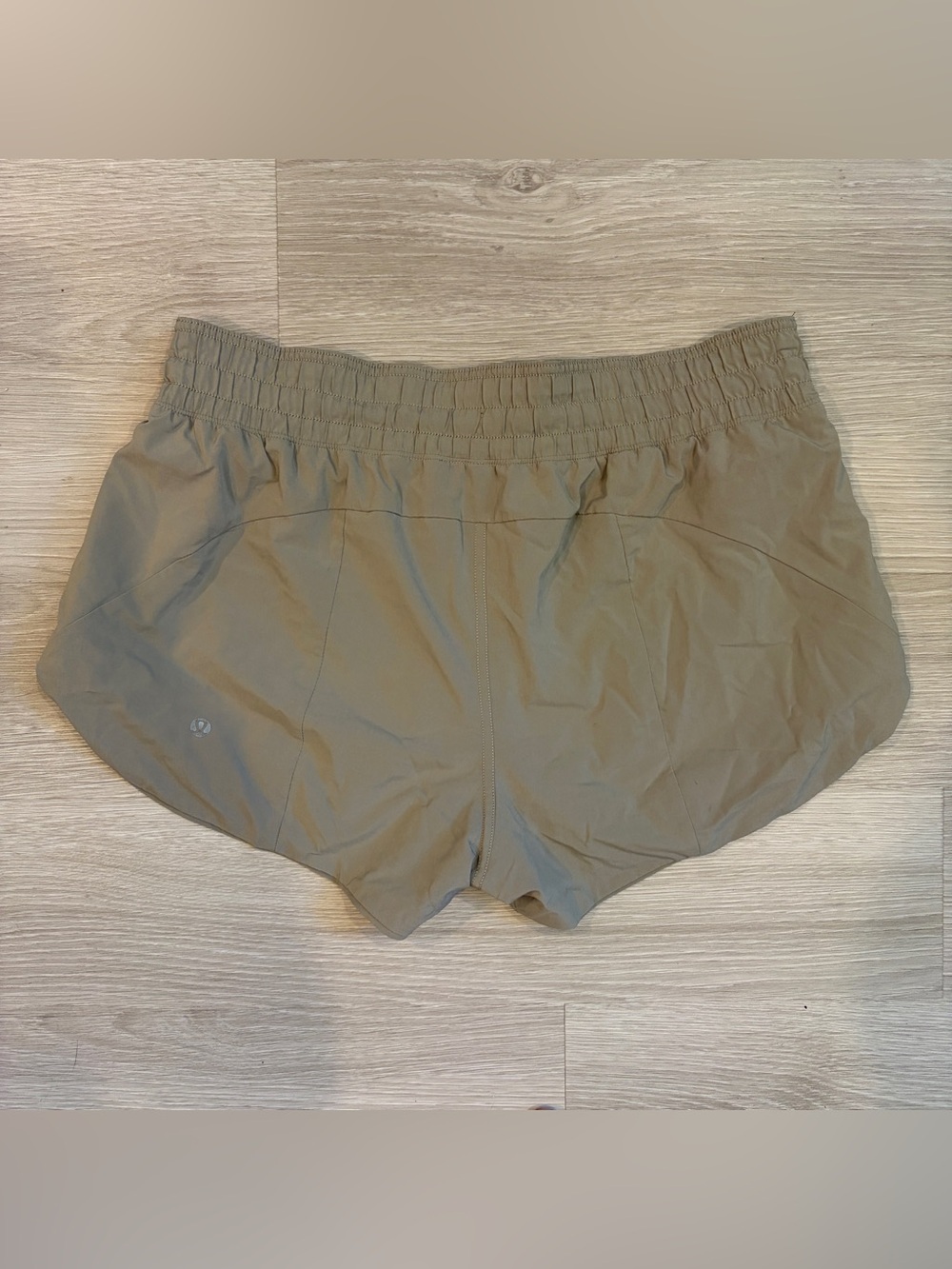 Lululemon Women’s Black and Grey Choose a Side Mid-Rise Short 3" - 12 - Picture 7 of 9